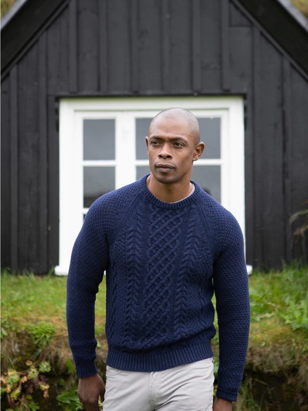 Tailor Vintage Men's Classic Cotton Navy Cable Knit Sweater - Classic Crewneck